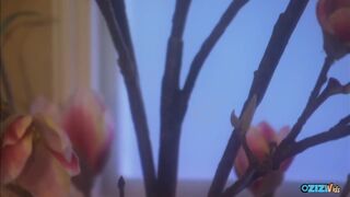 Ψεύτικες ρώγες κάνουν τη λεσβία γκόμενα καυτή