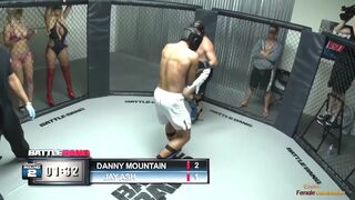 Μπρίτζετ. Ο Β το απολαμβάνει ενώ ο Τζέι Τέις βάζει τον μεγάλο κώλο του σε πόζα σκύλου