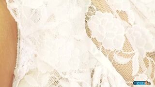 Βόμβα λεσβιακά μιλφς τρίβουν και γαμάνε μουνί στα παιχνίδια του σεξ ενώ απολαμβάνουν