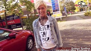 Γαμημένο δρόμο στο γερμανικό βενζινάδικο: Πουφ μιλφ τσιμπούκι