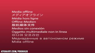 Η Ρόουζ τρίβει το πρησμένο μουνί της άγρια