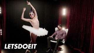 Ευαίσθητα φετίχ με μασκοφόρο έφηβο κορίτσι από Jessica x