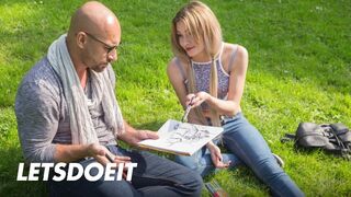 Ο μεγάλος κώλος της Ολίβια Ντιβάιν τα σκάτωσε στο εξωτερικό από έναν φαλακρό τύπο με ένα πουλί