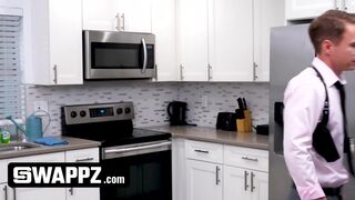 Τα κακά κορίτσια ομολογούν ότι ανταλλάσσουν μπάτσους