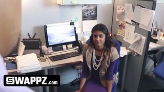 Θα πάμε τις θετές μας κόρες στο γραφείο και θα γίνει σεξουαλικό!