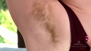 Η βραδιά της Έιπριλ Πιτς με το τριχωτό μουνί της