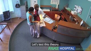 Ο ασθενής ακούει έναν γιατρό να πηδάει μια νοσοκόμα και πηδάει μια νοσοκόμα