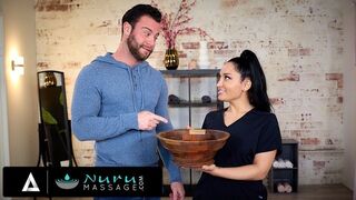 Ο επενδυτής πηδάει τη μασέζ του για να βρει το τελευταίο μεγάλο πράγμα