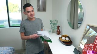 Οι καλύτερες φίλες Λιζ Τζόρνταν και Μάγια Γουλφ πείθουν την θετή αδερφή να μπει στο αποκλειστικό τριπλό γαμήσι