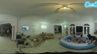 Η λιπαρή λεσβιακή πάλη της καυτής έφηβης Λατίνας με τις μεγάλες αδερφές τους σε vrr