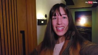 Η Γερμανίδα θετή κόρη sucksφάει τον πούτσο του μπαμπά στο ντους