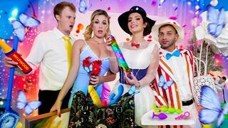 Η μικρή σύμβουλος διδάσκει στα αγόρια την πιο γλυκιά ευχαρίστηση