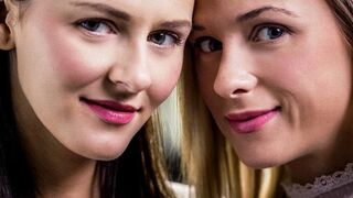 Παίξτε μαζί μου, κορίτσια