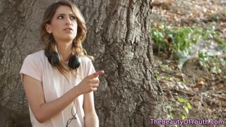 Το εφηβικό μουνί της Αλέξα Γκρέις είναι καυτό στην λεσβιακή της αγάπη