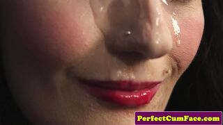 Παραπλανητική ομορφιά δαντέλας με μια τεράστια δόση προσώπου