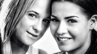 Η καυτή φιλενάδα της Κρίσταλ Κέιτλιν, η αποπλάνηση της Έβελιν Ντελάι