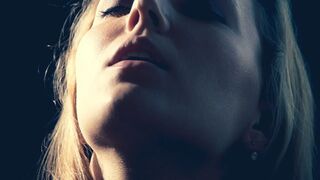 Mango A, Talia Mint και το καυτό λεσβιακό παιχνίδι της Katya Clover