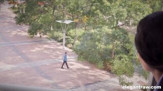 Η Ελόα Λόμπαρντ πηδάει τον Ίαν Σκοτ στο γραφείο, η Νατάσα Νίκαια τον βοηθάει