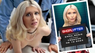 Η Έμμα Ρόζι λέει ότι είναι αθώα, αλλά γρήγορα ομολογεί τις αμαρτίες της και παίρνει το πουλί του μπάτσου