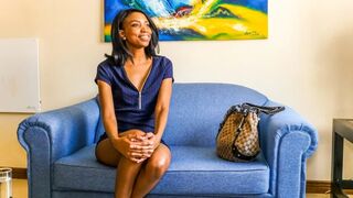 Λεπτή εφηβική κάστινγκ παίρνει το μεγάλο πουλί σκληρά