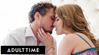 Όμορφη Οκτάβια Κόκκινο - Ο φίλος σου κάνει όλες τις φαντασιώσεις σου πραγματικότητα!