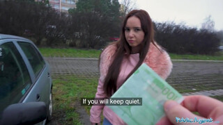 Δημόσιος υπάλληλος - Η Zeynep Rossa συνελήφθη στο πάρκινγκ