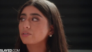 Η SLAYED Violet Myers προσφέρει τα τεράστια βυζιά της