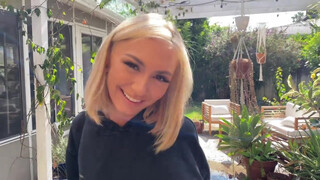 Το μικρό τριχωτό μουνί της Chloe Temple