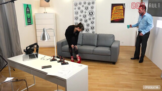 Exposed Casting - το τριχωτό μουνί της γαλλικής Luna Rival