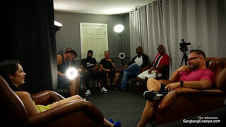 Gangbang creampie - Μπορεί η Πέτρα να χειριστεί τόσες πολλές ψωλές ταυτόχρονα ?