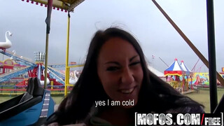 Mofos - γαμήσι στο λούνα παρκ