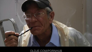 Untie - γέρος ρυτιδιασμένος γέρος που γαμάει έναν έφηβο στον κώλο