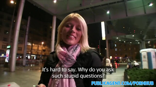 PublicAgent - ξανθιά γκόμενα που την πήραν από το βενζινάδικο