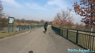 Δημόσιος πράκτορας - Ρωσίδα σερβιτόρα