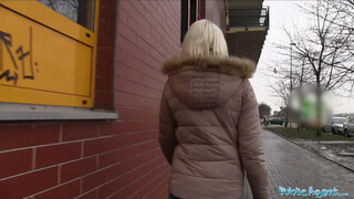 Δημόσιος υπάλληλος - Η Lucy Shine παίρνει χρήματα για σεξ