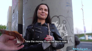 Δημόσιος Πράκτορας - Στενό μικρό μουνί Ρωσίδας