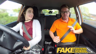 Fake Driving School - το σφιχτό μουνί του νέου μαθητή ξεκίνησε