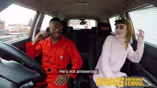 Ψεύτικη σχολή οδήγησης Θα χύσω πάνω στο μεγάλο μαύρο πουλί σου