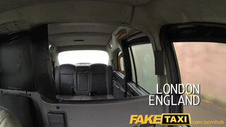 FakeTaxi - ο τοπικός χορευτής από το μπαρ